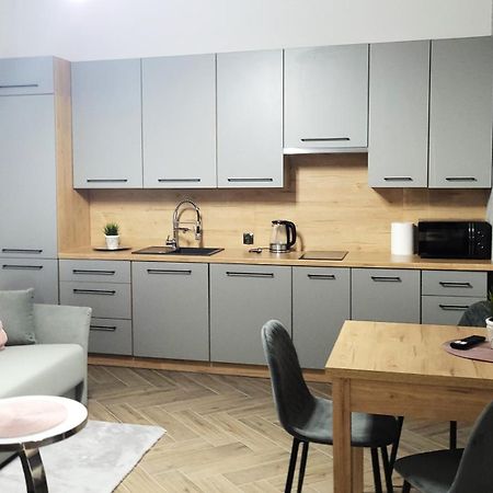 Apartament Jaracza 28/10 Słupsk Buitenkant foto